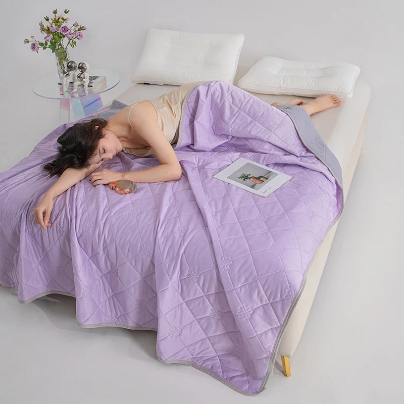 Grade a Cooling Summer Blanket for Bed Soft Breathable King Summer Quilt Queen Air Condition Comforter Lightweight Cool Duvet